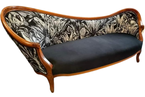 Canapé avec assise noire et dossier noir à motifs fleuris blancs